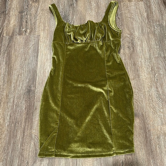 Shein Women’s Velvet Green Dress - Size Small - Picture 1 of 4